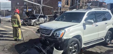 Արմավիր քաղաքում բախվել են «Lexus»-ն ու «BMW»-ն. կան վիրավորներ. shamshyan.com