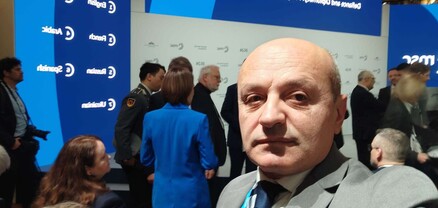 Պապիկյանը Մյունխենում «ֆռֆռալու» ընկեր է գտել․ ո՞վ է վճարել Սաֆարյանի մասնակցության համար