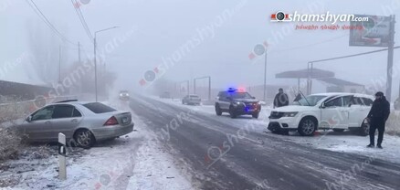 Կոտայքում մերկասառույցի պատճառով բախվել են «Mercedes»-ն ու «Dodge»-ը, հետո էլ «Kia Sorento»-ն բախվել է «Dodge»-ին․ կա վիրավոր․ shamshyan.com