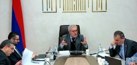 Կանայք «պամադա» են քսում մեքենա վարելիս, տղամարդիկ՝ հեռախոսով խոսում, գրպանին խփեք, տեսեք՝ կանեն