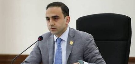 Ավինյանի հնչեցրած «ղալաթ», «հաչել», «գլուխը պատին տալ» բառերի համար ԿԿՀ-ն վարքագծի խախտում է արձանագրել․ Ժողովուրդ