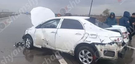 Արարատի մարզում 53-ամյա վարորդը Toyota-ով բախվել է երկաթե արգելապատնեշներին․ կա վիրավոր․ shamshyan.com