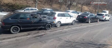 Գայի պողոտայում բախվել են «BMW» «Mazda», «Nissan», և «Lada» մակնիշի ավտոմեքենաները. կա վիրավոր. shamshyan.com