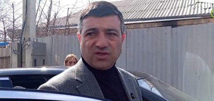 Գյումրիի քաղաքապետի պաշտոնակատարը «ճողոպրեց» լրագրողների հետ հանդիպումից