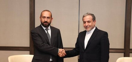 Մեկնարկել է Արարատ Միրզոյանի և Աբբաս Արաղչիի առանձնազրույցը