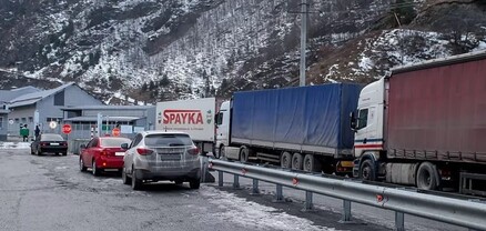 Ավելի քան 3600 բեռնատար սպասում է վրաց-ռուսական սահմանով անցնելուն