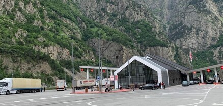 Լարսը բաց է բոլոր տեսակի տրանսպորտային միջոցների համար