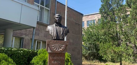 Երևանում թիվ 189 ավագ դպրոցի բակում աշակերտների վիճաբանությունը կանխել է տնօրենը. հայտնաբերվել են դանակներ. shamshyan.com