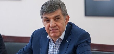 Արա Աբրահամյանին թույլ չեն տալիս մտնել Հայաստան