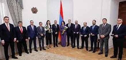 Փոխվարչապետը մեդալներով է պարգևատրել մի շարք պաշտոնյաների, այդ թվում՝ իրեն