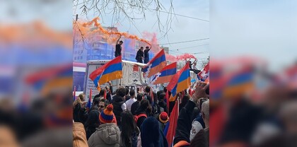Թուրքիայի դրոշը չի կարելի, Ռուսաստանինը՝ կարելի է․ Հրապարակ