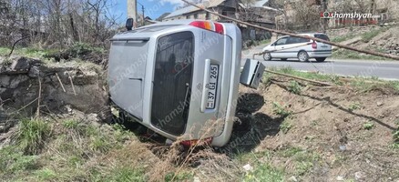 Վանաձորում «Opel Astra»-ն բախվել է գազատար խողովակներին և կողաշրջվել․ shamshyan.com