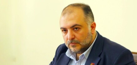 Փաշինյանի` «Հանրօգուտ մեդիամիջավայրը» կասկածի տակ դնելն ու Թևոսյանի հրաժարականը. Ժողովուրդ