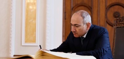 Նիկոլ Փաշինյանը Էստոնիայում գրառում է կատարել պատվավոր հյուրերի գրքում