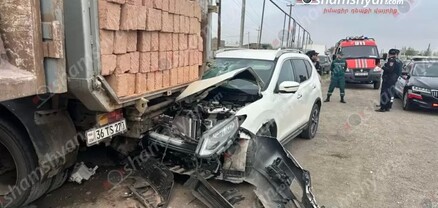 Արարատի մարզում «Nissan Rogue»-ը բախվել է կայանված, տուֆով բարձված «ԶԻԼ»-ին․ կա վիրավոր․ shamshyan.com