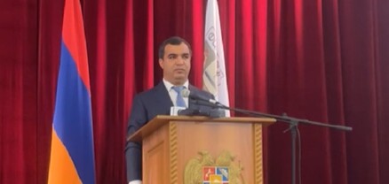 Վալոդյա Գրիգորյանը երդմամբ ստանձնեց Փարաքարի համայնքապետի պաշտոնը