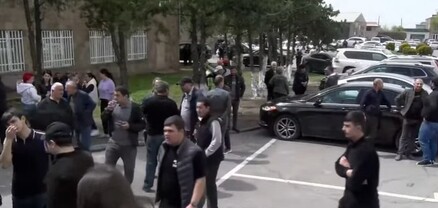 Ժամանեցին Կոտայքի մարզպետը և ՏԿԵ փոխնախարարը. քասախցիները բացեցին ճանապարհը