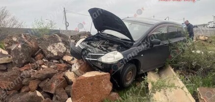 Օշականի խաչմերուկում բախվել են «Hyundai Sonata»-ն ու «Nissan Tiida»-ն. հղի կինը տեղափոխվել է հիվանդանոց. shamshyan.com
