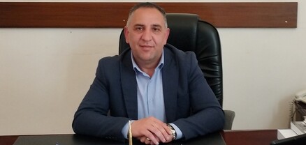 Բնակարան, 7 մեքենա, 50 մլն ավանդ, 10․2 մլն կանխիկ, 4․6 մլն եկամուտ․ Վայքի համայնքապետի և նրա կնոջ ունեցվածքը