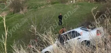 Վանաձորում՝ ժողովրդին հայտնի գնացքի գծերի մոտ, Mercedes-ըհայտնվել է ձորակում․ shamshyan.com