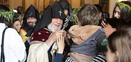 Սուրբ Էջմիածնում նշվել է Ծաղկազարդի տոնը