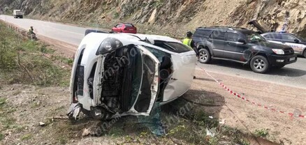 Սյունիքում «Honda»-ն բախվել է հողաթմբին և կողաշրջվել․ կա 3 վիրավոր․ shamshyan.com