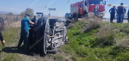 Արարատում «Toyota Vitz»-ը կողաշրջված հայտնվել է դաշտում. կա վիրավոր. shamshyan.com