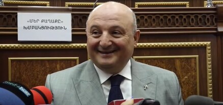 Վարդան Ղուկասյանը 18 կողմ, 0 դեմ ձայներով ընտրվեց Գյումրիի քաղաքապետ