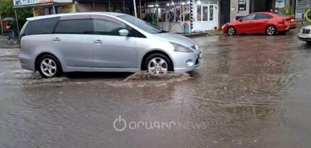 Անձրևից հետո Գյումրիի փողոցները դժվարանցանելի են դառնում. տեսանյութ