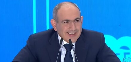 Էս վերջերս ձախ ոտքս ցավում էր, բժիշկները հետազոտեցին, ըստ ամենայնի «չոռ» էր կպել․ Փաշինյան