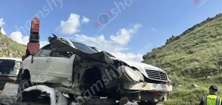 Շիրակի մարզում հայտնաբերվել է վթարված Mercedes-ը, որը փորձում էին դեպքի վայրից հեռացնել․ կա 7 վիրավոր. shamshyan.com