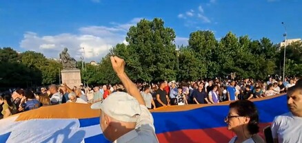 Արցախցիների հանրահավաքի սկզբում հնչեցին ՀՀ ու Արցախի օրհներգերը