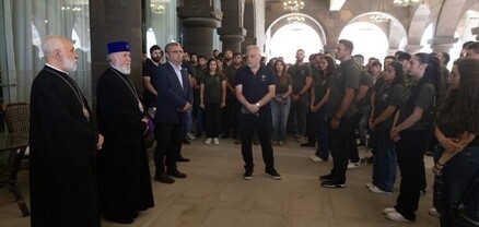 Հայրենիքի նկատմամբ անսակարկ սիրով և ազգային նկարագրով երիտասարդն է հայրենիքի ամրությունը․ Վեհափառ