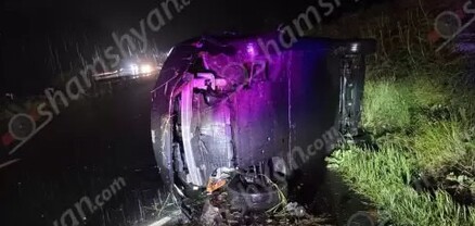 Երևան-Իջևան ավտոճանապարհին 18-ամյա վարորդը «GEELY» էլեկտրոմոբիլով բախվել է հողաթմբերին