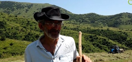 Մի լավ աթոռ ըլեր, նստեինք, մի տեղ էլ մենք ղեկավար ըլեինք. հովնանաձորցի