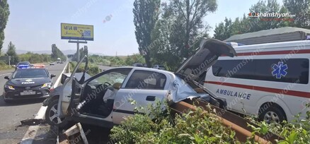 Կոտայքում «Opel Astra»-ն մխրճվել է երկաթե արգելապատնեշների մեջ. կա վիրավոր. shamshyan.com