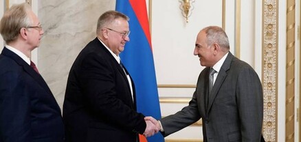 Մոսկվան էլ արցունքներին չի հավատում. Հրապարակ