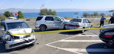 Սևան-Մարտունի ճանապարհին բախվել են «Mercedes»-ը, «Nissan Tiida»-ն և «Լադա»-ն․ կան վիրավորներ․ shamshyan.com