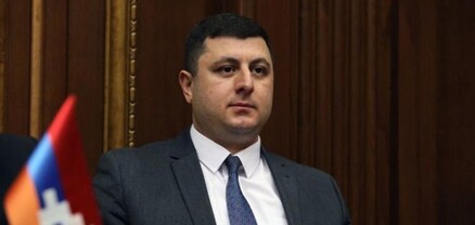 Իշխանության առաջին պլանի ակտորները` ԱԳ նախարարի դեմքով, շարունակում են պնդել, որ ՀՀ Սահմանադրությունն Ադրբեջանի պահանջով չեն փոփոխում