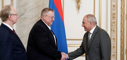 Հայաստան է ժամանել ՌԴ փոխվարչապետը. նա արդեն հանդիպել է Փաշինյանի հետ