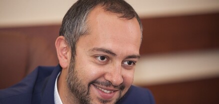 Բնակարան, հողամաս, մեքենա, մոտոցիկլետներ, 13․2 մլն եկամուտ․ երբեմնի DJ Էդուարդ Աղաջանյանի ունեցվածքը