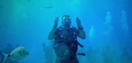 Turkish divers perform underwater namaz in Mugla’s Aegean coast village