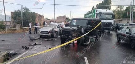 Ապարանում բախվել են «Mercedes G»-ն և 2 «Opel Astra»-ները․ կան վիրավորներ