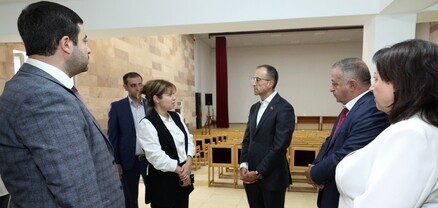Արսեն Թորոսյանն այցելել է «Հաղթանակ» շուրջօրյա խնամքի կենտրոն