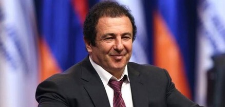 Ծառուկյանը պատրաստվում Է. Հրապարակ