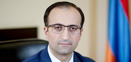Նոր կնիքների վրա, բացի սահմանահատման վերաբերյալ տեղեկատվությունից, այլ տեղեկություններ կամ նկարներ չեն լինելու, այդ թվում՝ Արարատ լեռը