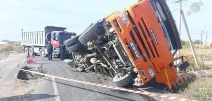 Արտակարգ դեպք՝ Մեյմանդարի շուկայի մոտ․ կամրջի վնասման պատճառով «KamAZ»-ը կողաշրջվել է