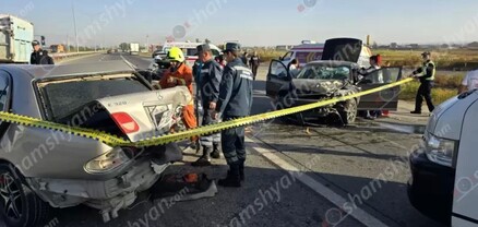 Մասիսում բախվել են «Mercedes»-ը, «Kia»-ն և «Skoda»-ն. կա 4 վիրավոր. shamshyan.com