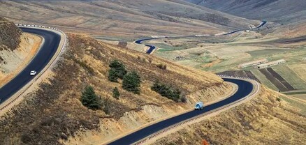 Լարսը բաց է