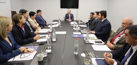 ԱԽ քարտուղար Արմեն Գրիգորյանը Երևանում պատասխանել է ադրբեջանցիների հարցերին